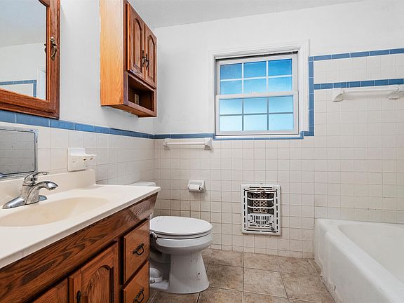 3rd image of 3233 Jane Ln