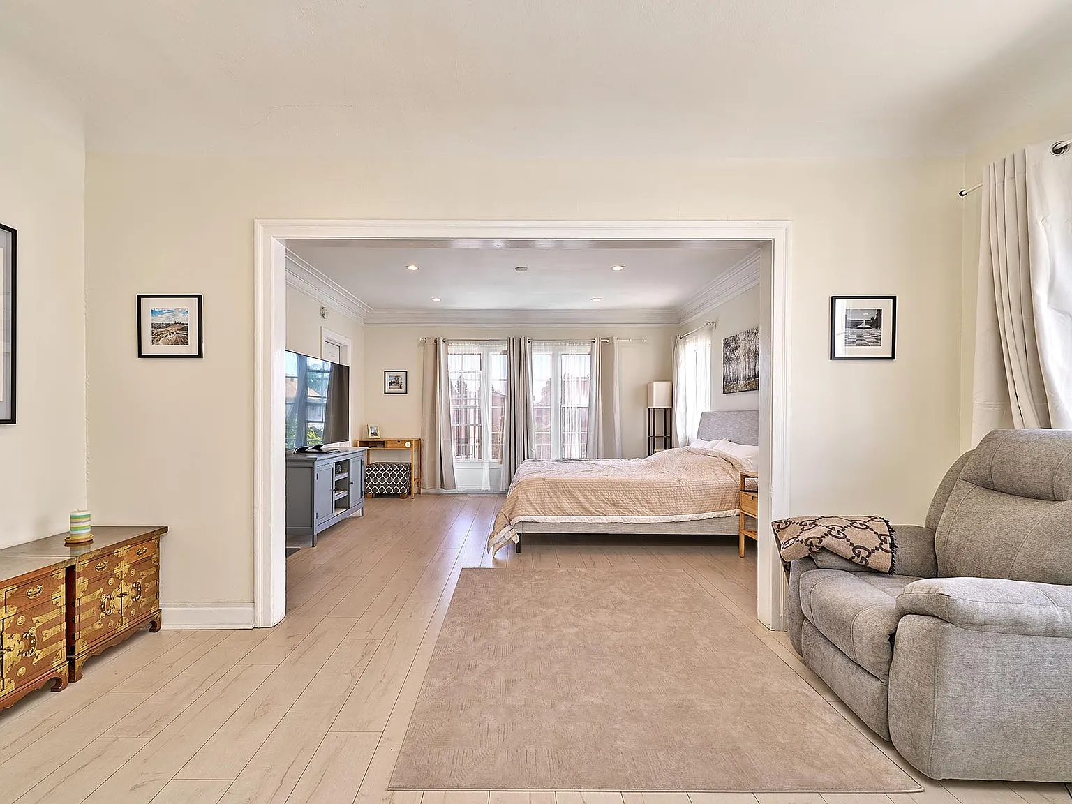 3 bed, 1500 sqft, $3,200 — Photo 2