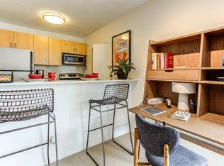 820 N Dearborn St #1104, Chicago, IL 60610