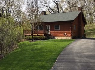1477 Lansing Harpers Rd, Lansing, IA 52151