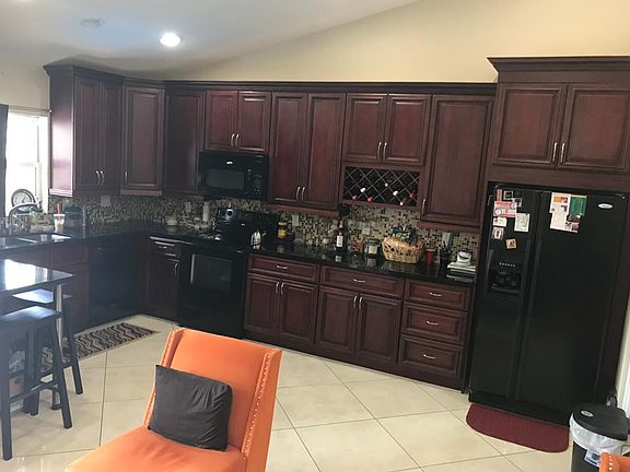 3rd image of 82 Avenue