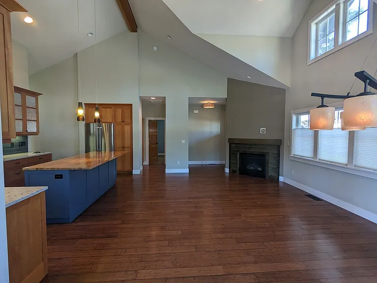 1582 NW Erin Ct — Photo 7
