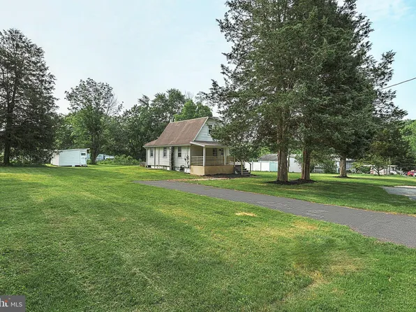 1130 1st Ave, Manchester, PA 17345