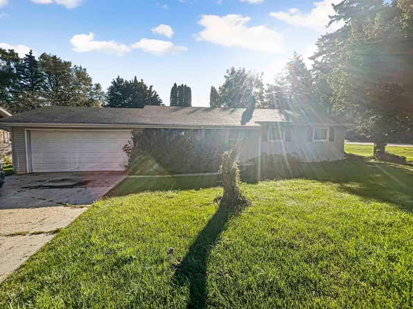 106 Hillcrest Dr, Kiel, WI 53042