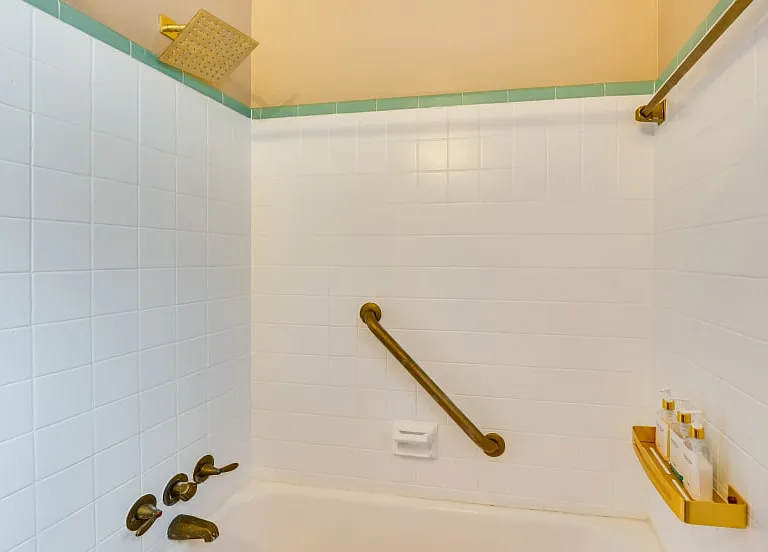 13 E Magnolia St — Photo 9