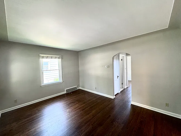 22424 Nowlin St — Photo 3