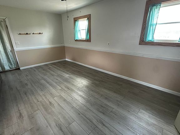 5th image of 814 Yohe Rd