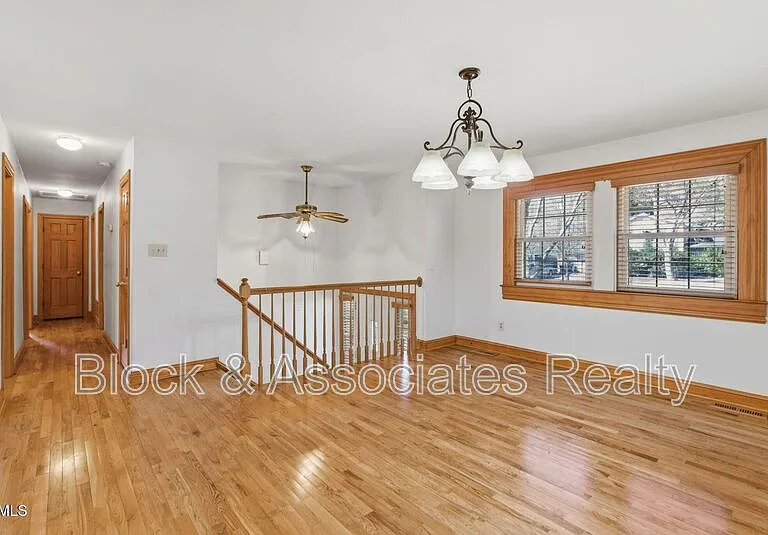 1200 Boxwood Ln — Photo 16