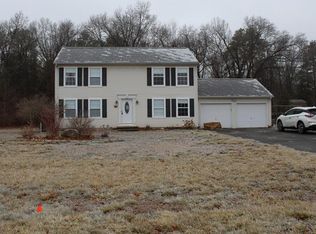 15 Crystal Dr, Southwick, MA 01077