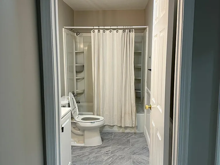 758 Shropshire Dr — Photo 11