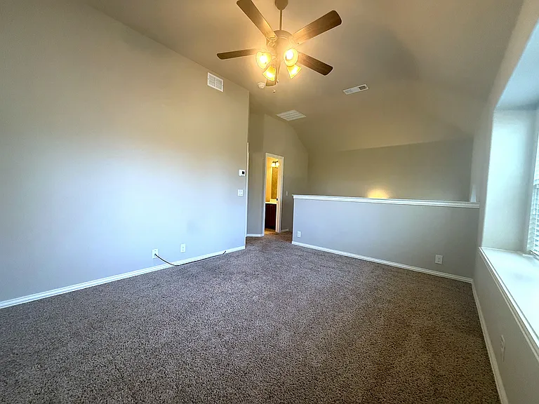 1109 Abbey Ln — Photo 23