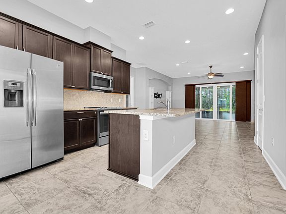 3rd image of 19 JENNIE LAKE Court
