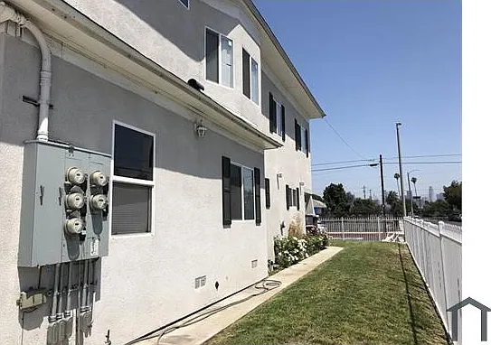 956 E 43rd St #956 — Photo 35