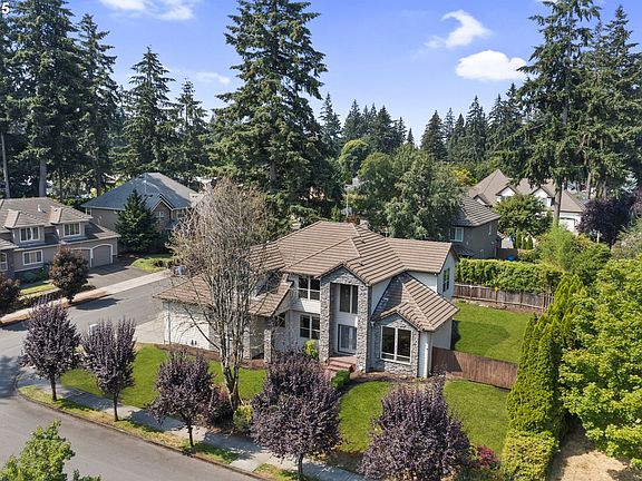 3rd image of 1304 NE 146th Ave