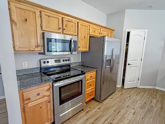 4th image of 194 Shetland Ln