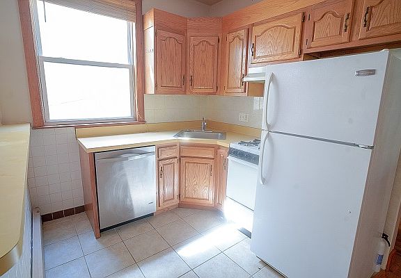 147-n-21st-st-2-3