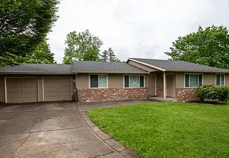 3532 NE Division St Photo 1