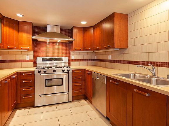 5th image of 1409 Armacost Ave APT 102