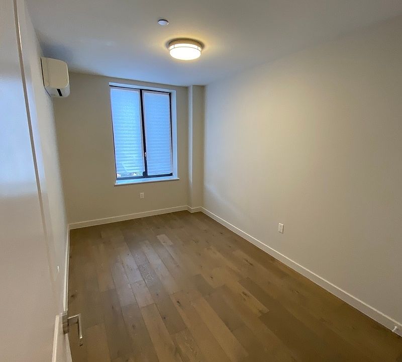 2nd image of 1332 Bergen St #2B