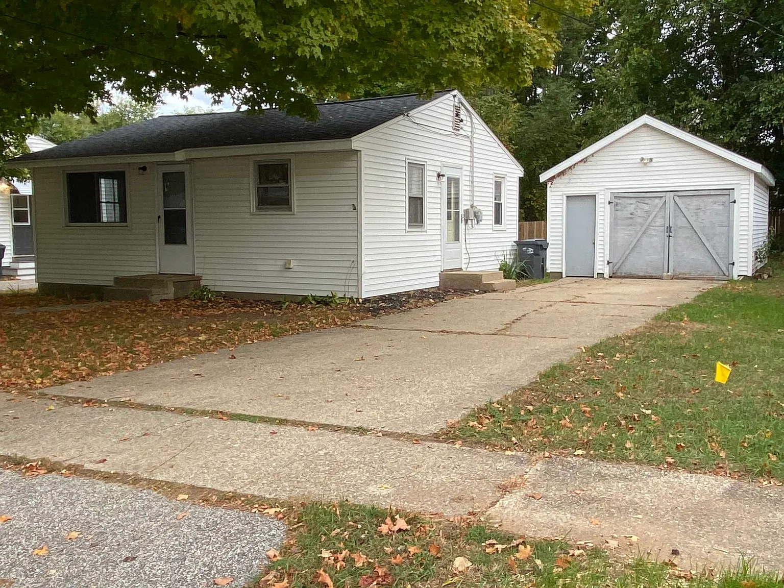 126 Michigan — Photo 1