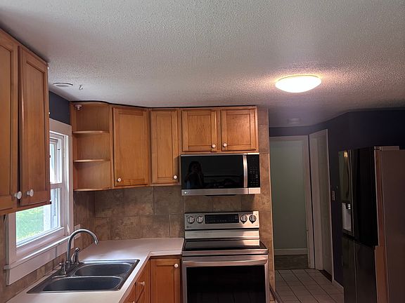 5th image of 58 Roxbury Road