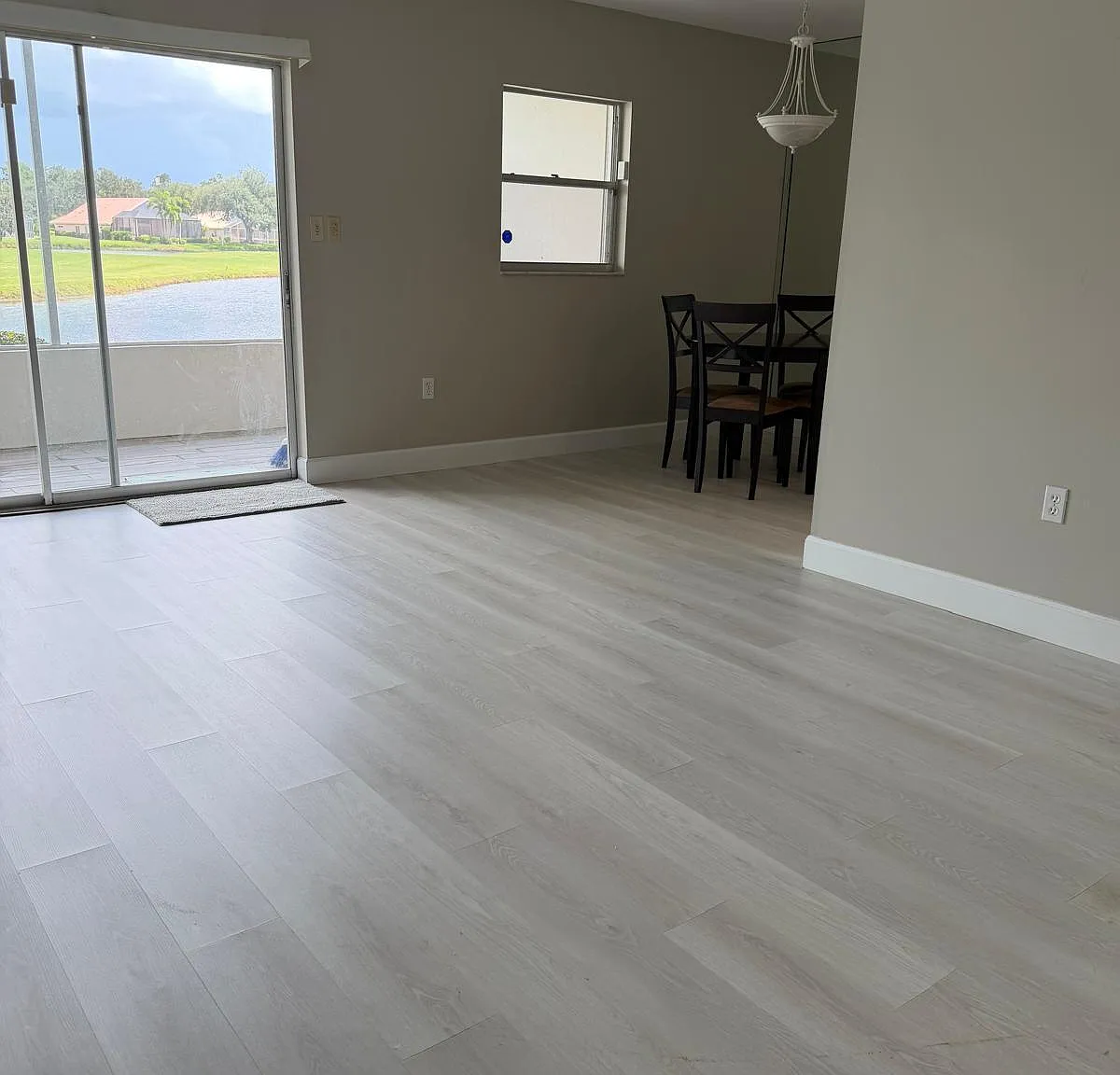 1 bed, 1.5 bath, 717 sqft, $1,500 — Photo 4