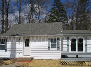 998 Newichawnoe Ln, Bath, PA 18014