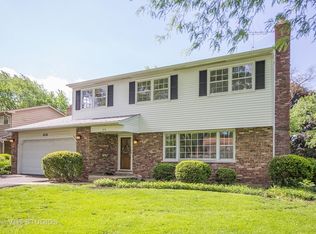 616 Burning Tree Ln, Naperville, IL 60563