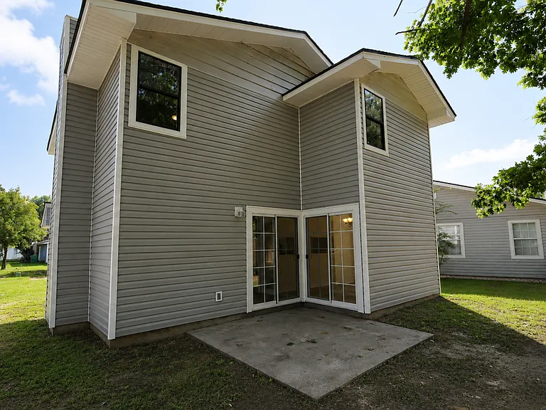 2820 Kirkwood Cir — Photo 17