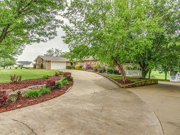 2nd image of 158 Sand Valley Ct