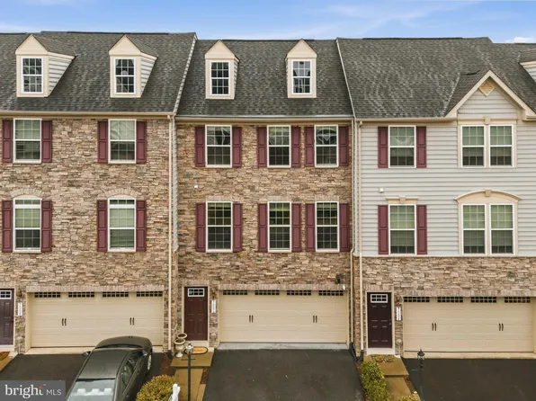 7006 Darbey Knoll Dr, Gainesville, VA 20155