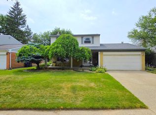 40147 Spitz Dr, Sterling Heights, MI 48313