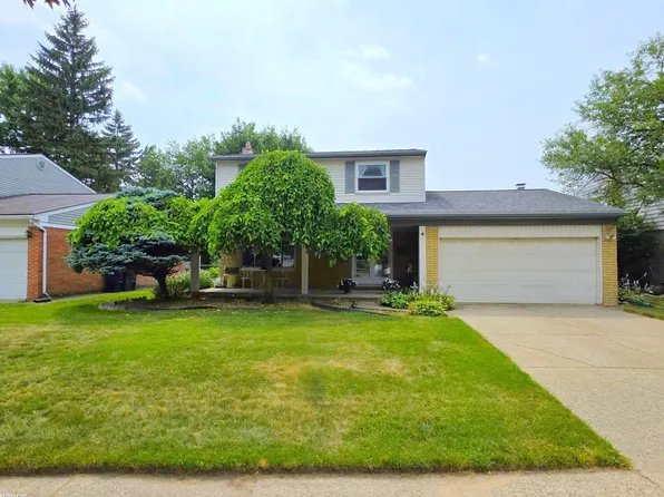 40147 Spitz Dr, Sterling Heights, MI 48313