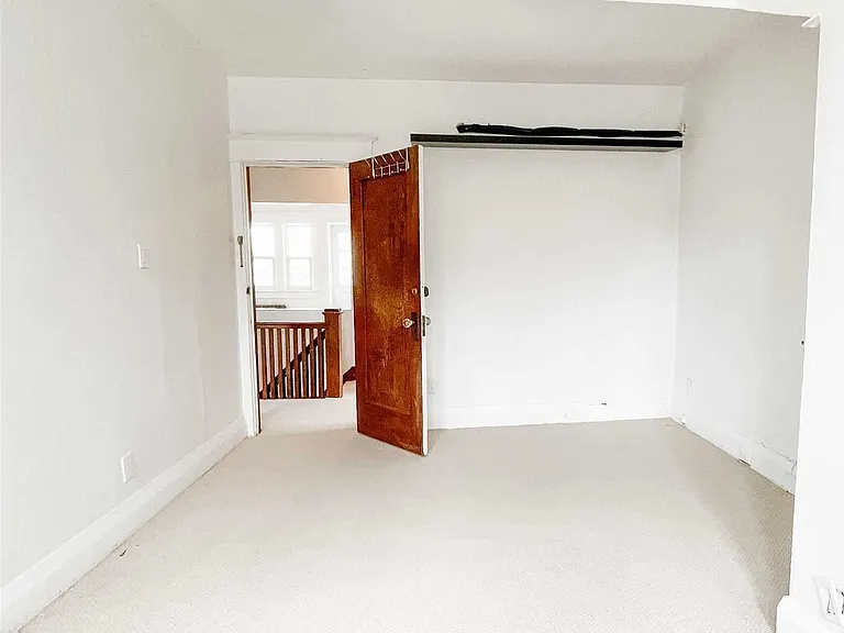 98 Woodycrest Ave #UPPER — Photo 16