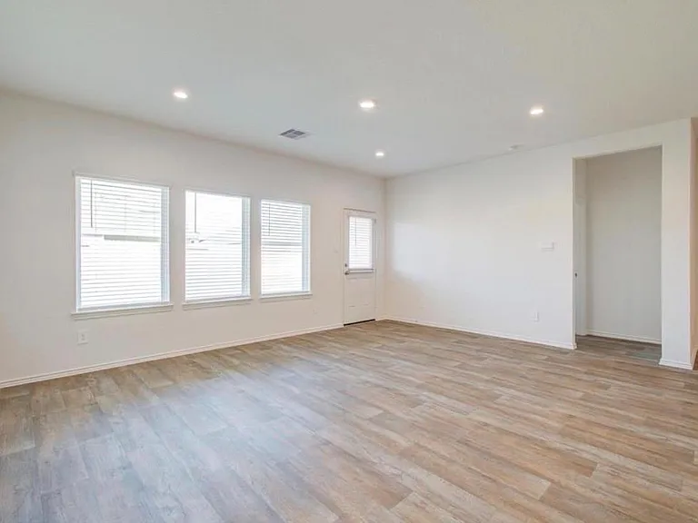 4230 Ramsbury Reach Ct — Photo 7