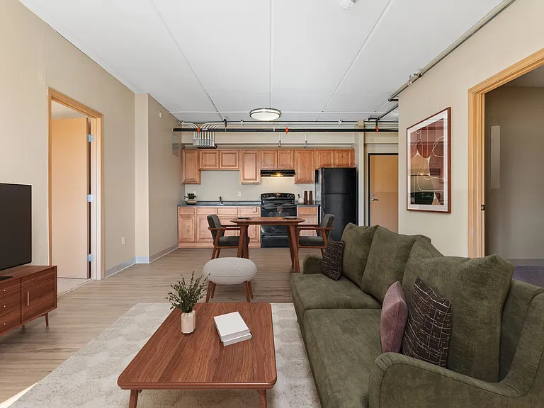 E Street Flats - Student Housing — Photo 27