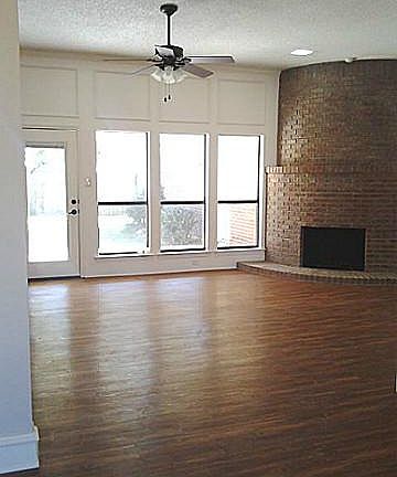 3rd image of 1904 Wimbledon Dr