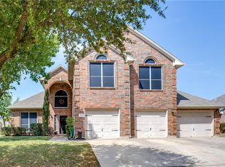 5201 Rainier Rd, Fort Worth, TX 76137