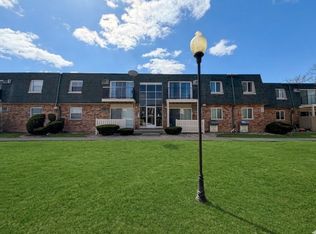 9954 S 84th Ter APT 109, Palos Hills, IL 60465