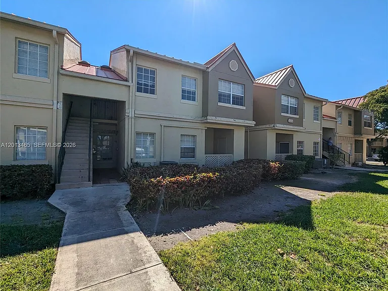 18308 NW 68th Ave #D — Photo 16