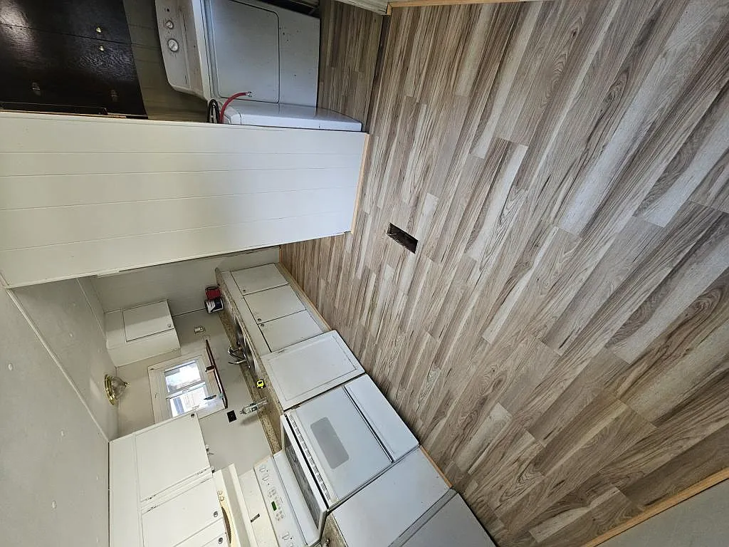 5 Collins Way — Photo 2