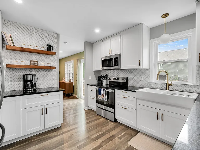 10136 Bon Air Crest Dr — Photo 3