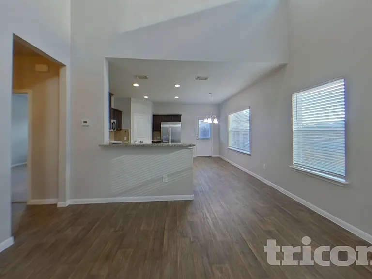 15012 Custis Ln — Photo 2