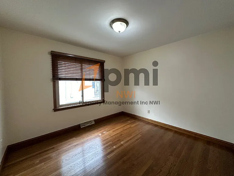 408 E Clark St — Photo 10