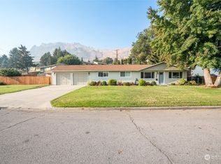 1040 Vista Pl, Wenatchee, WA 98801