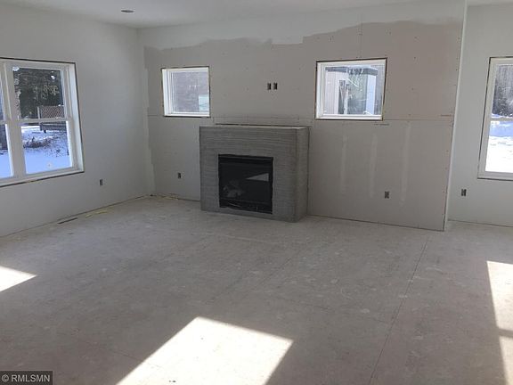 2nd image of 1020 Woodley St E