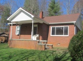 212 Sam Greene Rd, Burnsville, NC 28714