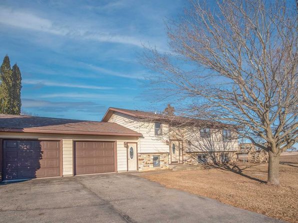 N12086 North Parish Road, Markesan, WI 53946