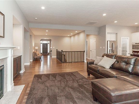 4th image of 5269 Sweetwater Dr