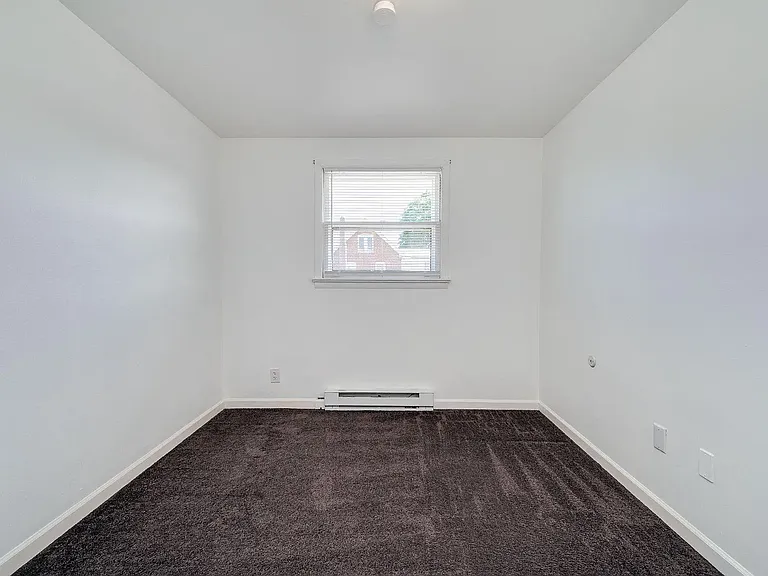 4 S Buttonwood St — Photo 15